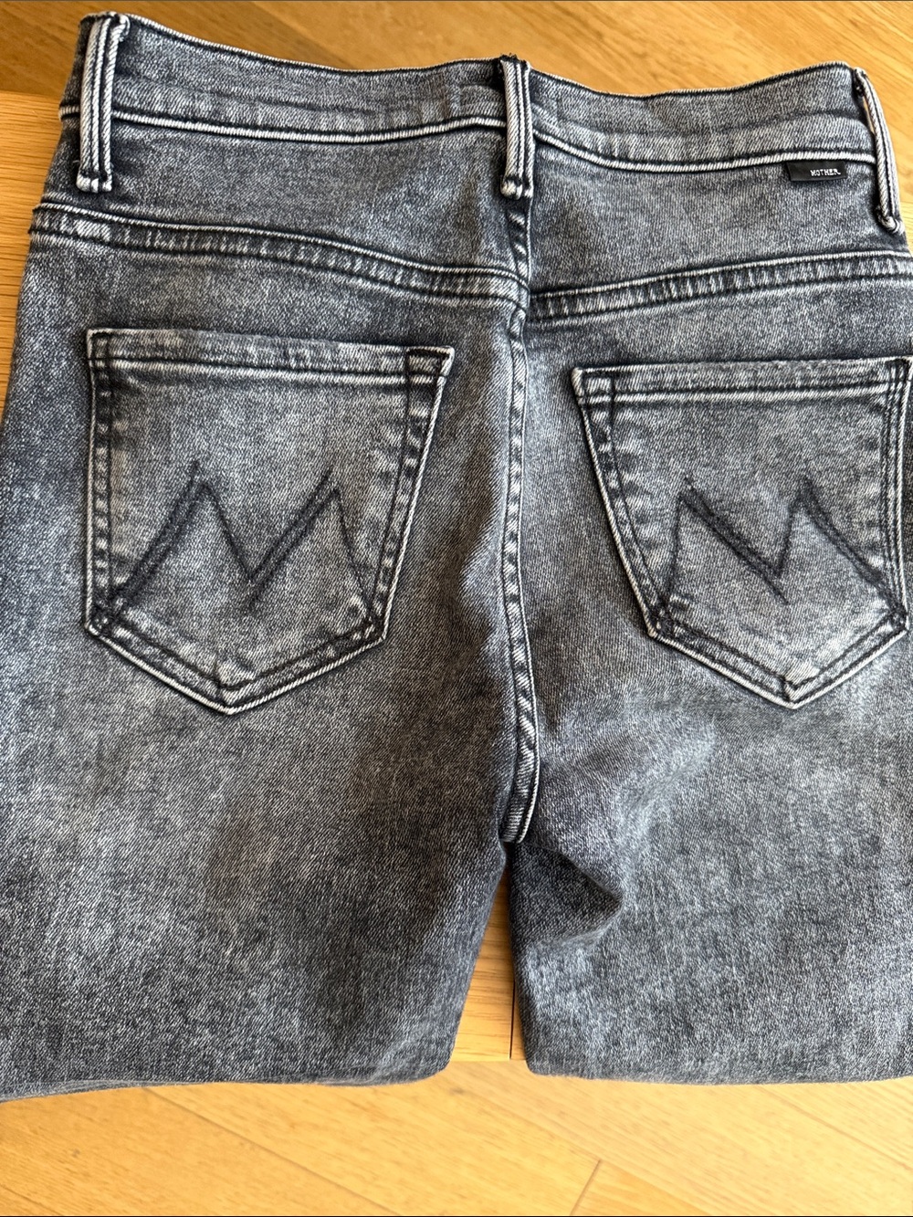 Mother Washed Black Denim The Insider Crop Step Fray in Train Stops Size 25